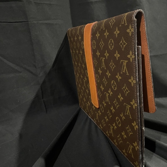 Louis Vuitton Vintage Monogram Portfolio - Picture 7 of 10